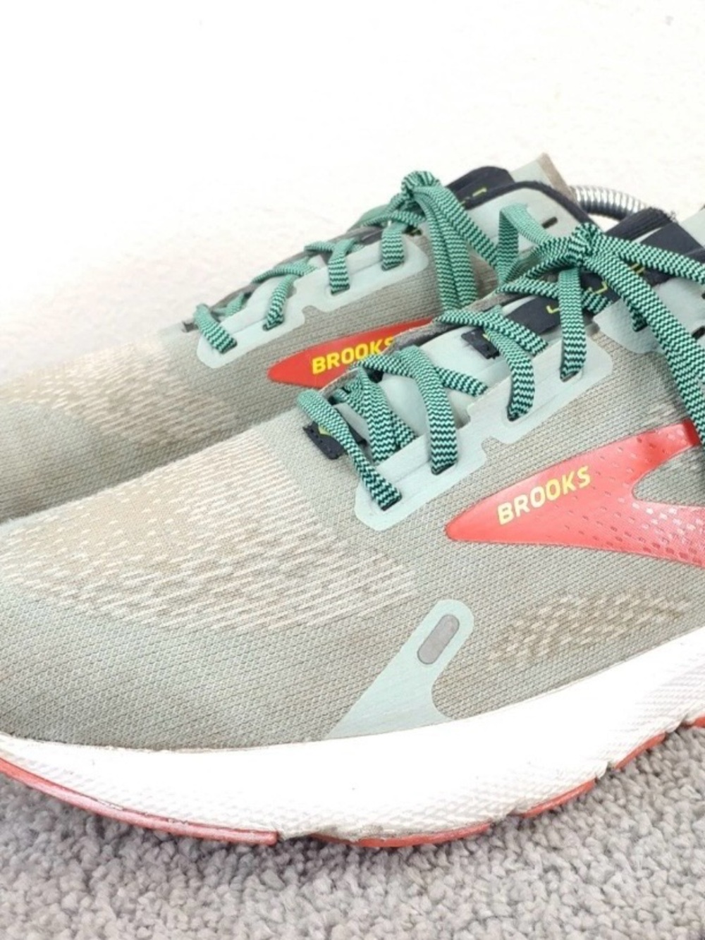 Brooks Launch 9 Coral Blue Men’s Size 11 D Running Shoes! GUC